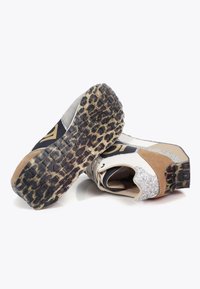 LOLA CASADEMUNT Sneakers basse - navy blue