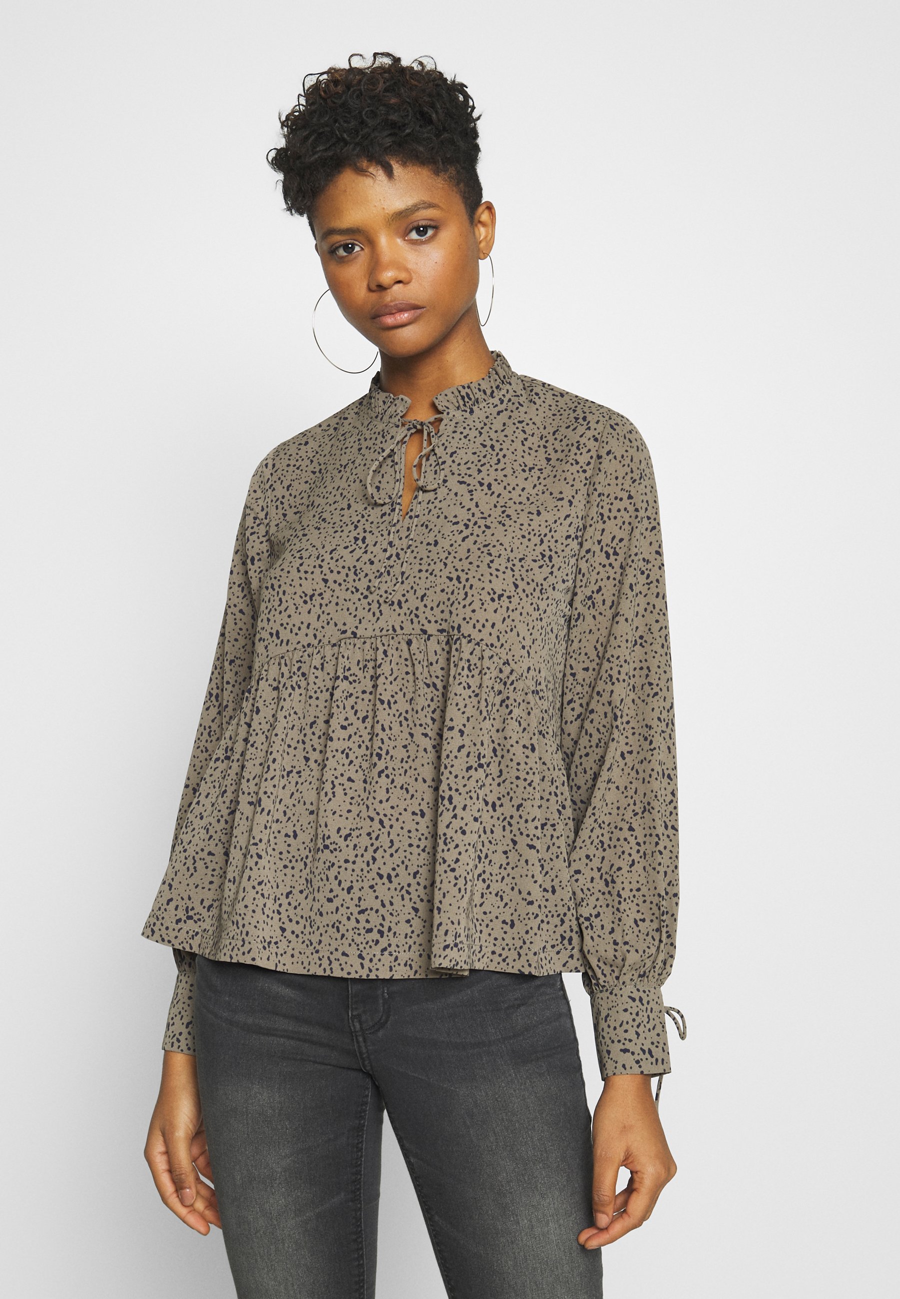 Noisy May NMKATJA AYTA LOOSE Bluser kalamatanavy Leopard skjorte | NOISY MAY