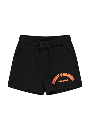 Zwarte katoenen shorts met een elastische tailleband, verstelbaar trekkoord, twee zijzakken en een oranje tekstontwerp met de tekst "PINKY PROMISE."