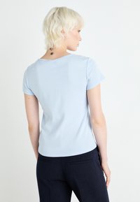 Levi's® CREWNECK TEE 2 PACK  - Βασικό μπλουζάκι - white/kentucky blue