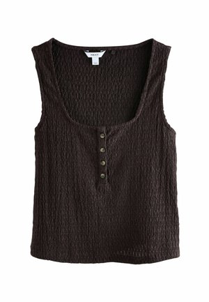 Débardeur noir texturé avec encolure dégagée et fermeture à boutons sur le devant à quatre boutons. Présente un design sans manches et un ourlet irrégulier. Tissu léger.