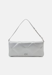 QUILT WRISTLET CLUTCH_MET - Psaníčko - silver coloured