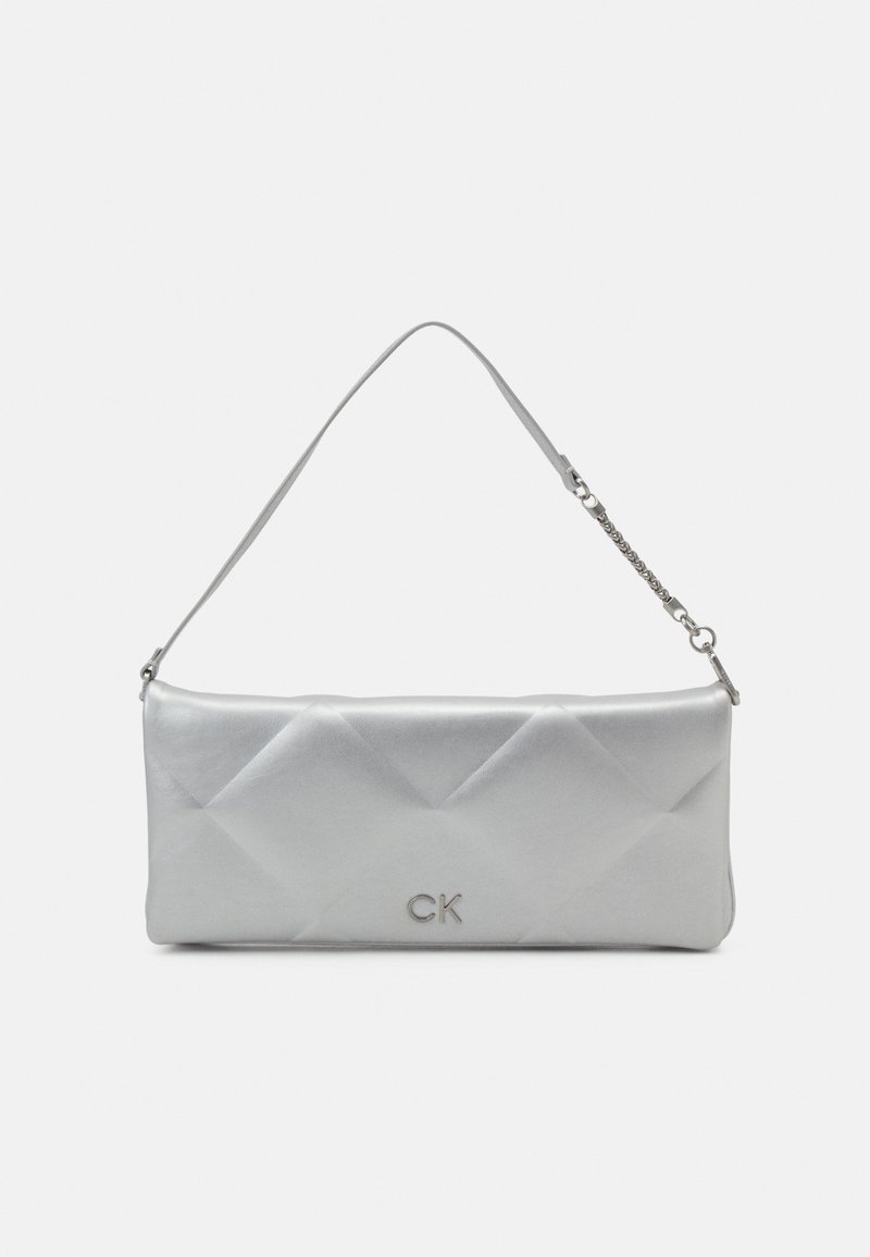 Calvin Klein QUILT WRISTLET CLUTCH_MET - Psaníčko - silver coloured