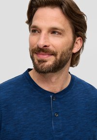 s.Oliver HENLEYAUSSCHNITT - T-shirt basic - navy