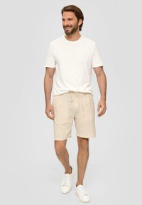 s.Oliver BERMUDA - Shorts - beige