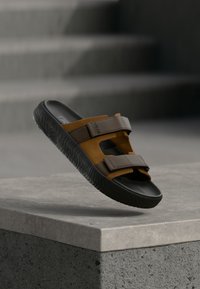 Δεν επιλέχθηκε, cognac/eagle/black