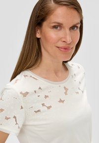 s.Oliver BLACK LABEL - T-shirt z nadrukiem