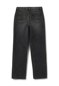 Jeans de denim negro desgastado mostrados desde la parte trasera con dos bolsillos traseros y trabillas en la cintura.