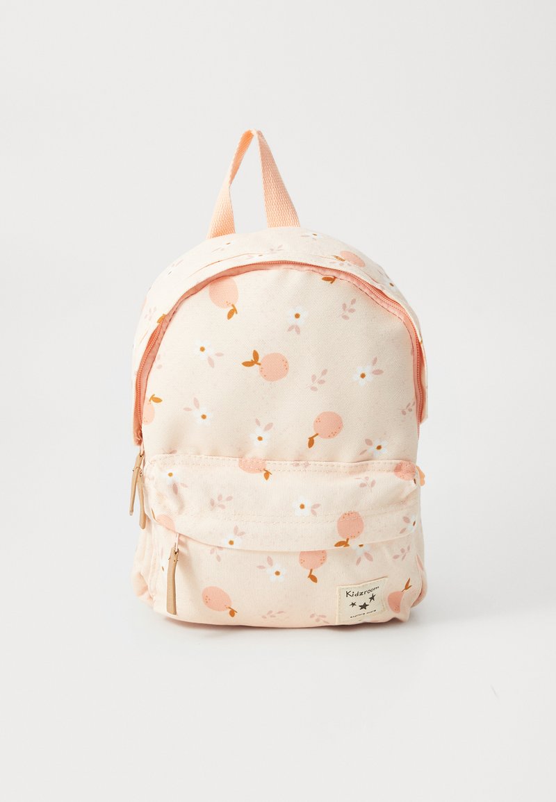 Rucsac din țesătură de culoare piersică, cu modele florale, compartiment principal cu fermoar, buzunar frontal și o mânere pentru purtare.