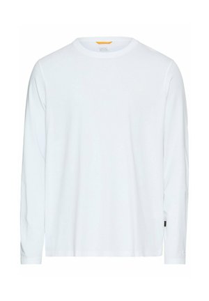 Witte longsleeve t-shirt van zacht katoen, met een ronde halslijn en een klein logo op de borst. Eenvoudige, gladde textuur.