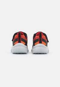 Skechers Performance GO UNISEX pomarańczowy