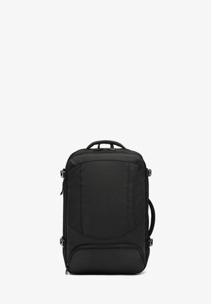 Schwarze rechteckige Reisetasche mit oberen und seitlichen Griffen, vordere Reißverschlusstasche und Schnallenriemen an den Seiten.