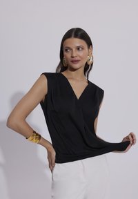 Makalu - Top