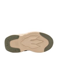 Suola della scarpa con una base crema e accenti verde oliva. Presenta motivi testurizzati per una migliore aderenza e la parola "BOYS" in grassetto sul lato.