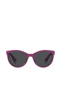 Paarse plastic cat-eye zonnebril met donkergrijze lenzen. Heeft slanke pootjes en een gladde matte afwerking. Merklogo aan de zijkant weergegeven.