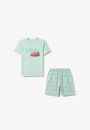 T-shirt vert menthe avec graphique "Flash McQueen" et short assorti présentant des motifs répétés sur le thème de la course, tous deux en tissu de coton doux.