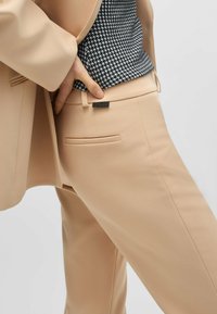 HUGO HILOTINNA - Stoffhose - open beige twelve