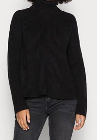 Monki Stickad tröja - black