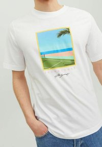 Jack & Jones JORTULUM LANDSCAPE CREW NECK - T-shirts print - bright white