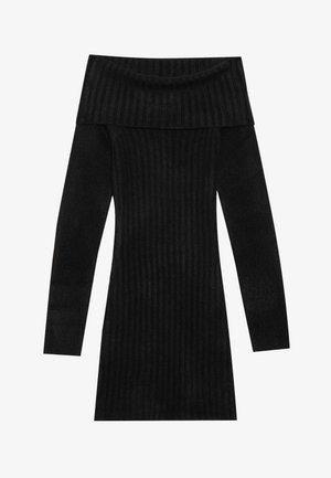 Abito nero a spalle scoperte in maglia a coste con maniche lunghe, caratterizzato da una texture in maglia e un orlo dritto, progettato per una silhouette aderente.