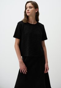 Niet geselecteerd, black