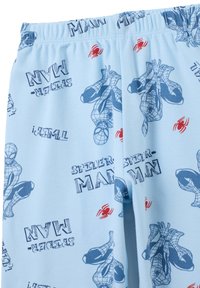 Lichtblauwe pyjamabroek met Spider-Man graphics en rode spin-accenten, gemaakt van zachte, rekbare stof met een elastische tailleband.