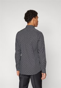 KARL LAGERFELD SHIRT MODERN FIT - Πουκάμισο - black/white