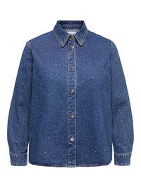 Camicia di denim blu scuro con motivo a macchie. Presenta una chiusura frontale con bottoni, colletto, maniche lunghe e dettagli in metallo argentato.