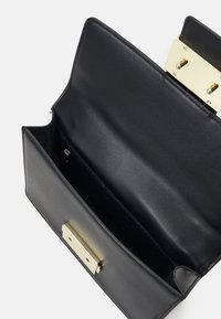 Armani Exchange BORSA TRACOLLA - Borsa a tracolla - nero