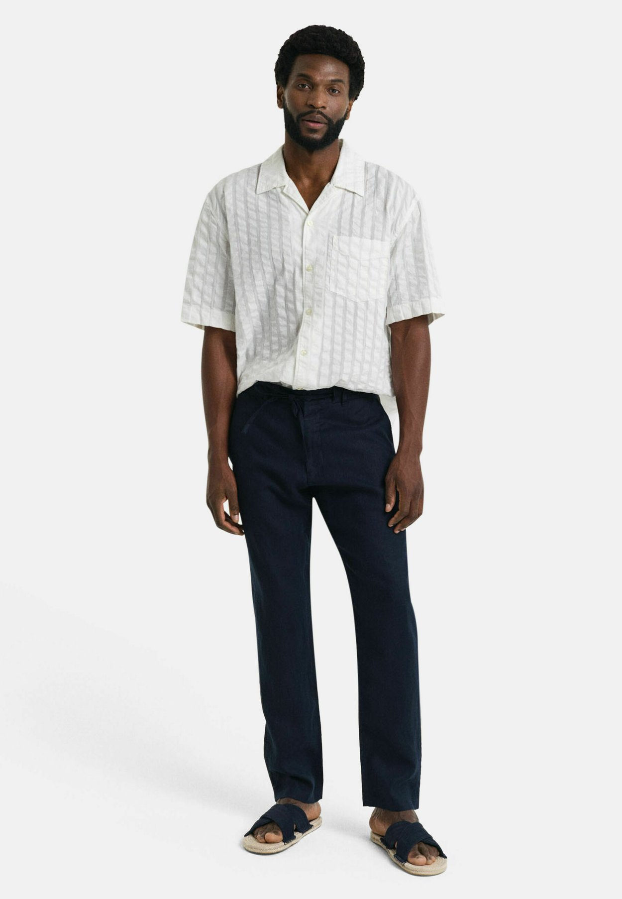 RELAXED FIT