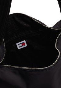 Tommy Jeans DAILY UTILITY LARGE - Kandekott - black