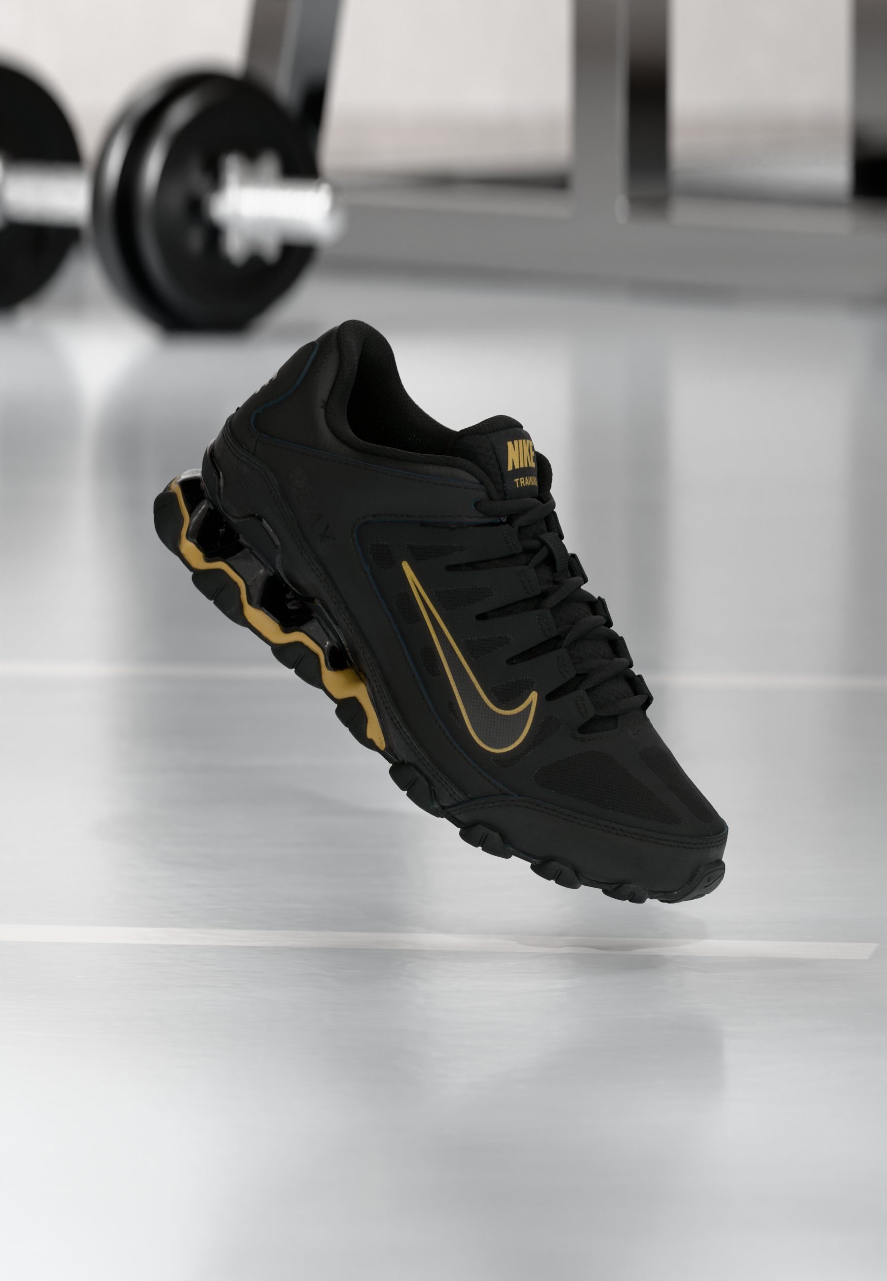 Nike Performance REAX 8 TR - Trainingsschuh - black/metallic gold