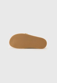 Thumbnail Image 8
