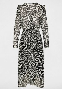 Abito a maniche lunghe bianco e nero con design avvolgente, caratterizzato da un motivo a strisce zebra e vita arricciata. Realizzato in tessuto trasparente.