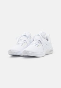 Nike Performance AIR MAX BELLA TR 5 - Treenikenkä - white