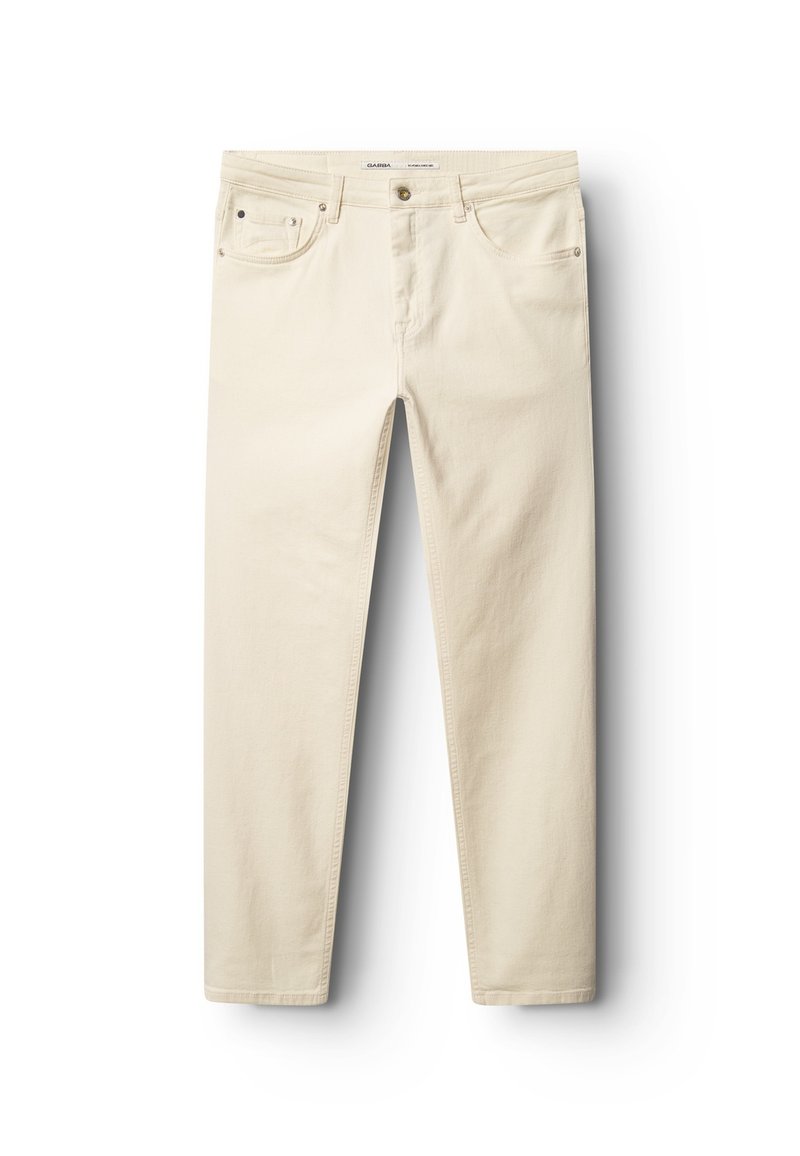 Blugi bej cu croială slim din bumbac, prevăzuți cu închidere cu nasturi, cinci buzunare și detalii subtile de cusături. Textură netedă și design simplu.