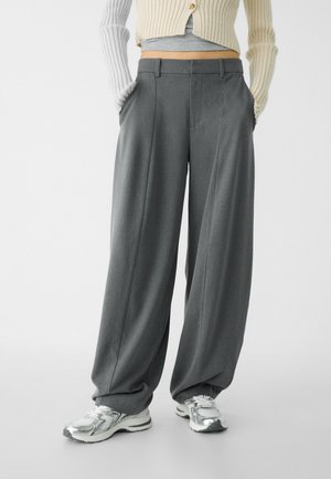 SMART BAGGY WITH SEAM DETAIL  - Bukser - grey