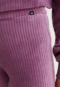 WE Fashion FLARED - Kelnės - pink