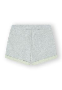 Pantalones cortos de algodón grises con una textura suave, presentan una cinturilla acanalada y un dobladillo ligero en verde claro. La parte trasera tiene dos bolsillos, con un diseño minimalista.