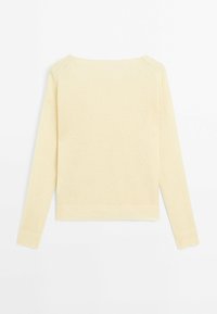Maglione giallo con maniche lunghe, polsini e orlo a coste. Realizzato in tessuto morbido, presenta un design semplice e classico senza motivi visibili.