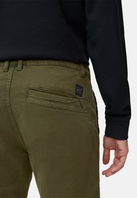 camel active FLEXXXACTIVE REGULAR FIT  - Chino - forest green