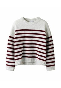 Pull rayé en gris clair avec des bandes bordeaux. Il arbore un col rond et des poignets et un ourlet côtelés. Texture douce, coupe décontractée.