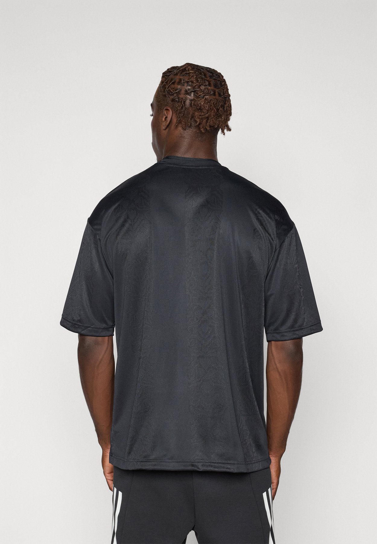 TIRO TEE
