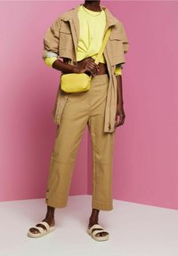 Esprit Mikina - yellow