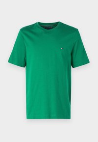 Unselected, nouveau green