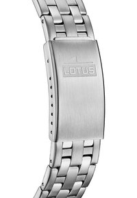 Bracelet de montre en acier inoxydable avec finition brossée, présentant un fermoir avec le logo "LOTUS", des maillons polis et plusieurs trous d'ajustement.
