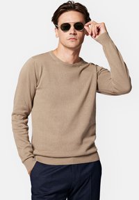 Niewybrane, dark beige