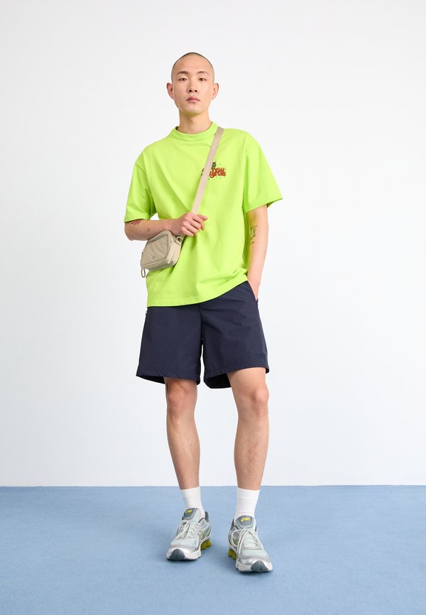 GROOVE TEE - Print T-shirt - lime punch4