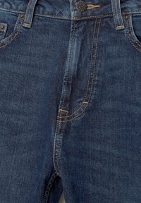 Thumbnail Image 7