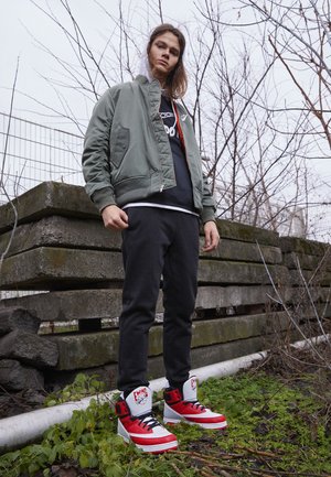 33 - High-top trainers - white/chinese red/black